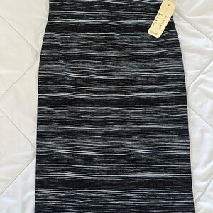 Elegant Striped Pencil Skirt